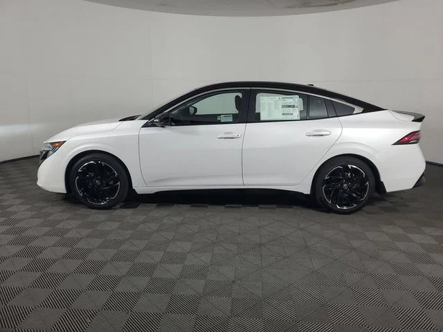 New 2026 Aspen White TriCoat / Super Black Two-tone Nissan SR image 7