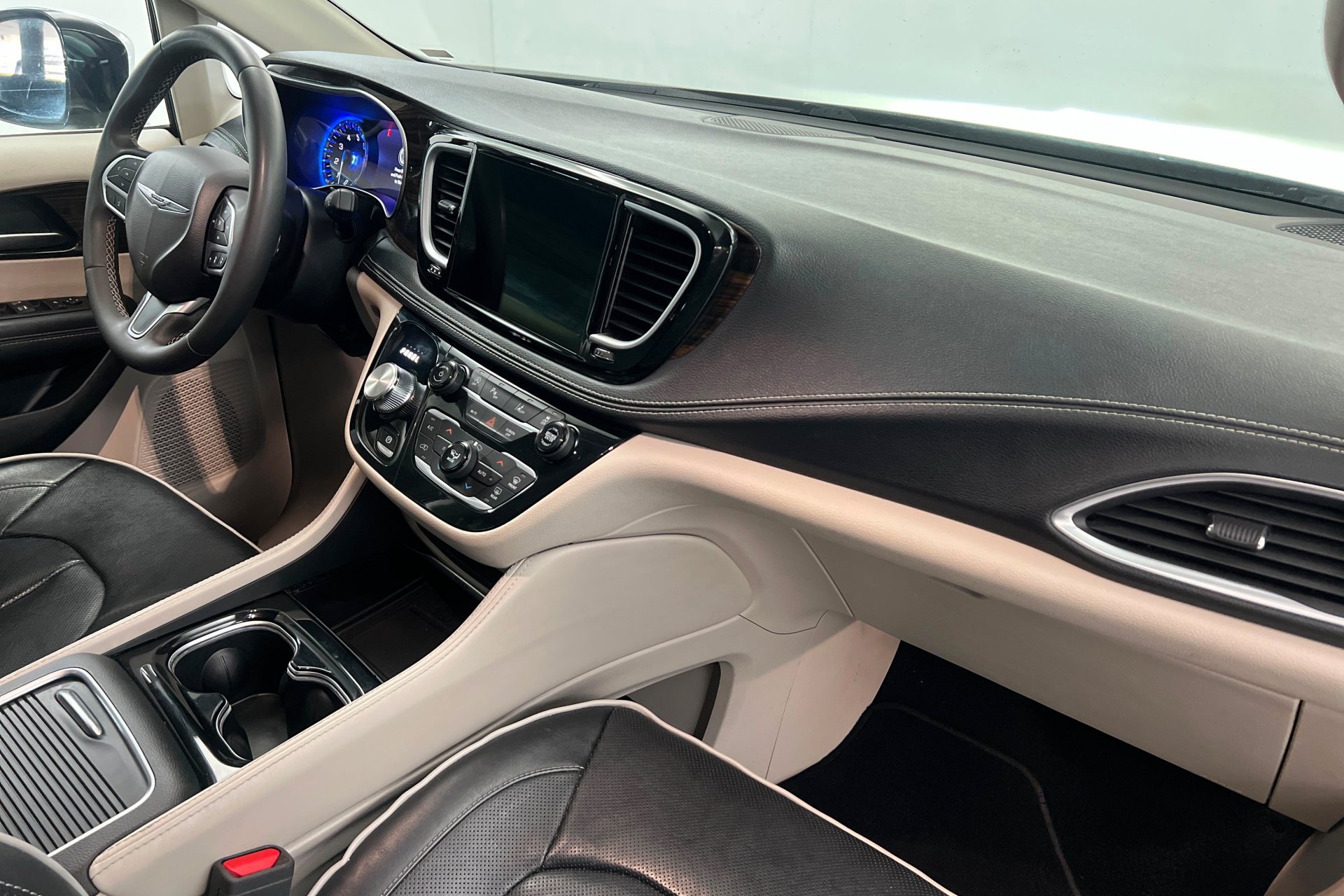 2023 Chrysler Pacifica Limited - Photo 23
