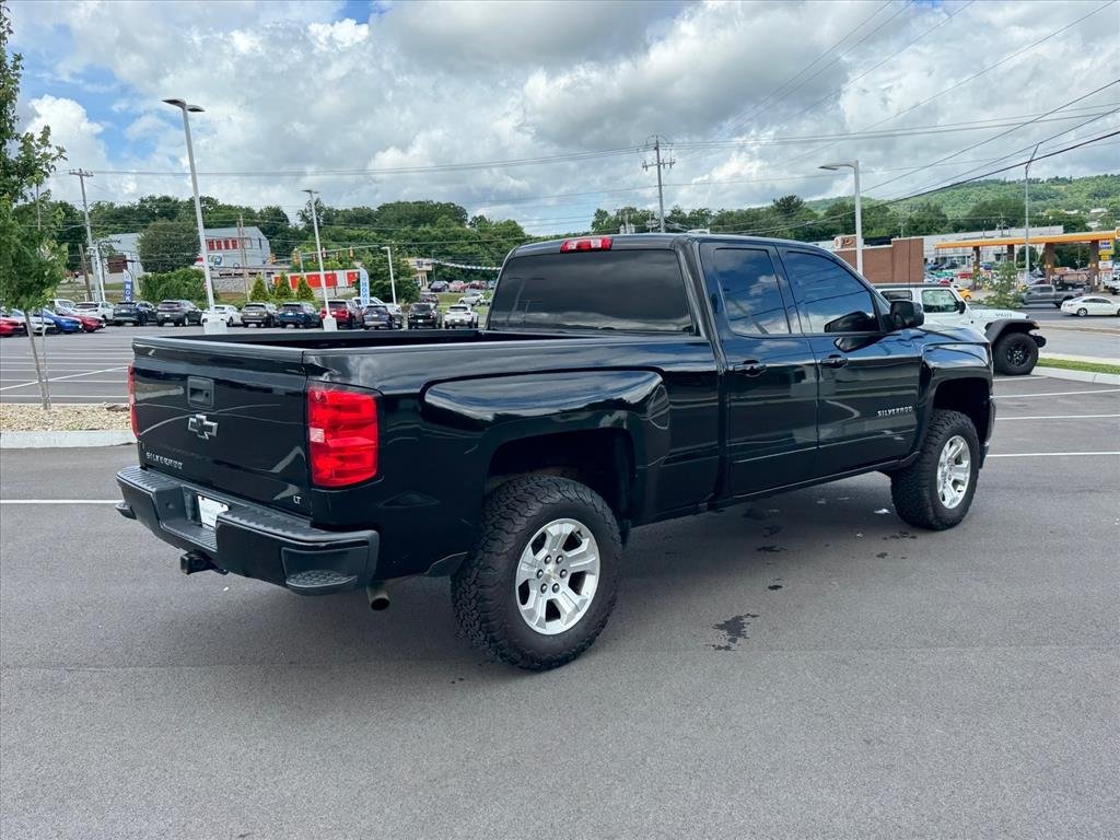 Used 2017 BLACK Chevrolet LT image 7