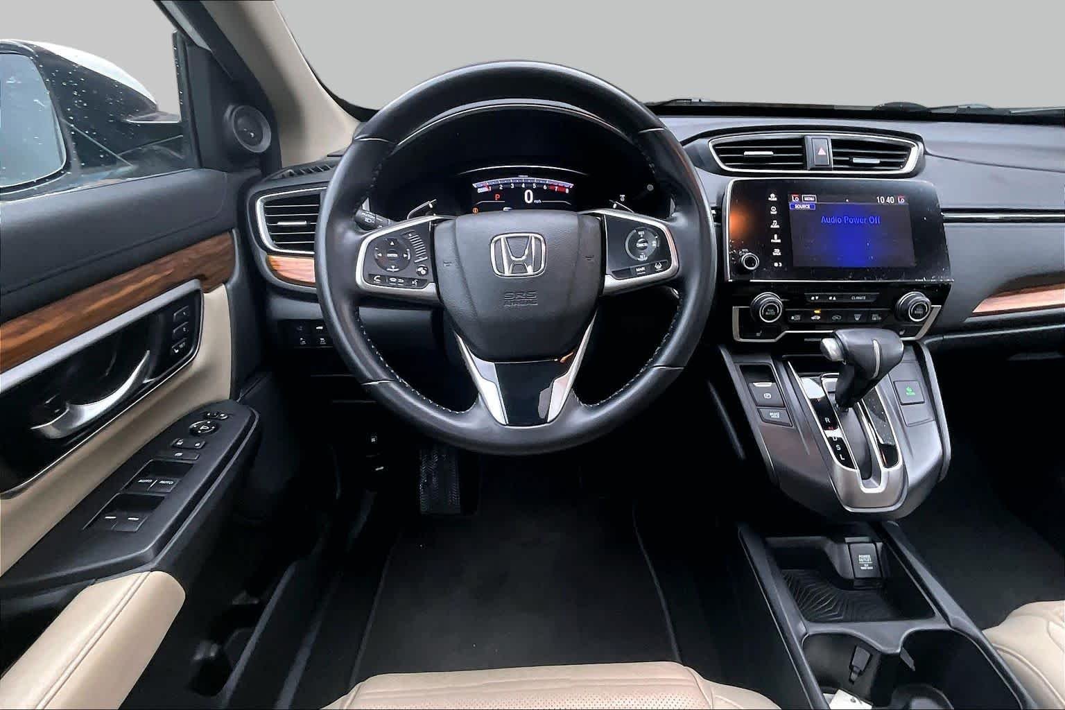 Used 2018 White Diamond Pearl Honda Touring image 6