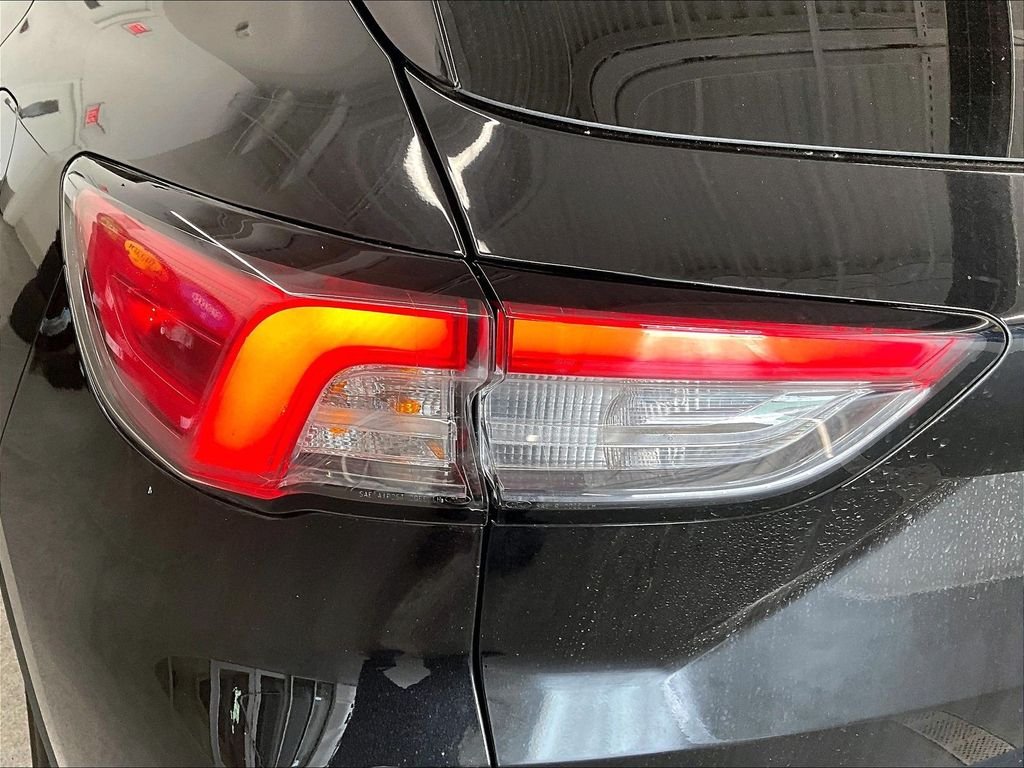 Used 2022 Black Metallic Ford SEL image 31