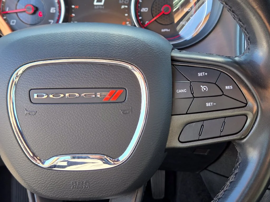 Used 2022 White Dodge SXT image 26