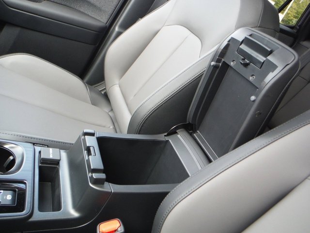 New 2026 CRYSTAL WHITE PEARL Subaru Premium image 17