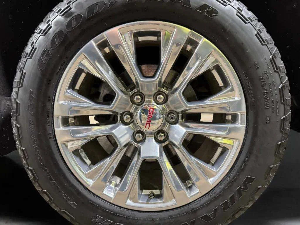 Certified Used 2022 White Frost Tricoat GMC Denali image 32