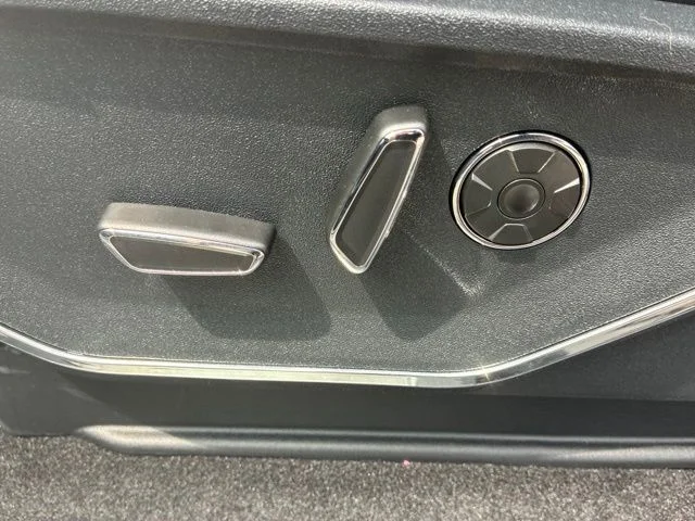 New 2026 Star White Metallic Tri-Coat Ford Platinum® image 21