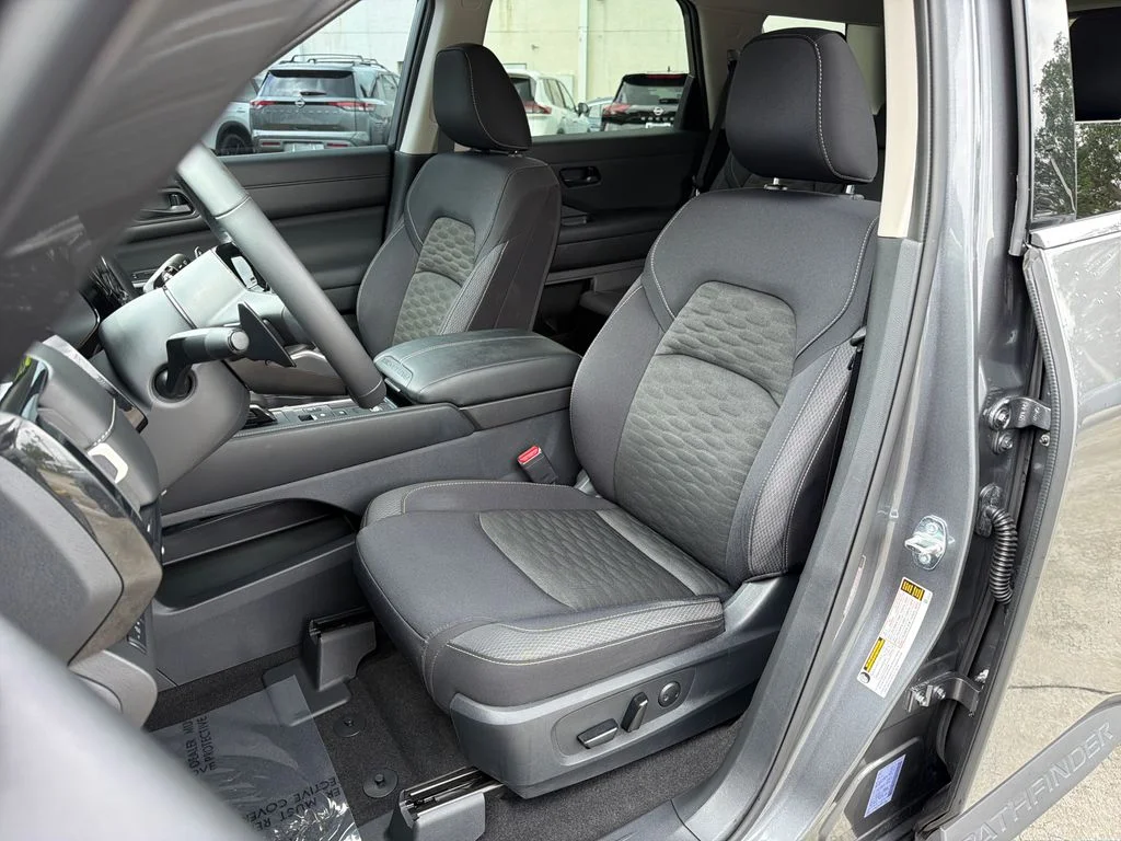 2023 Nissan Pathfinder SV - Photo 30