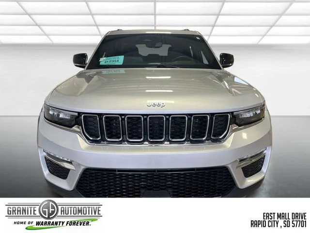 Used 2024 Silver Jeep 4xe image 9