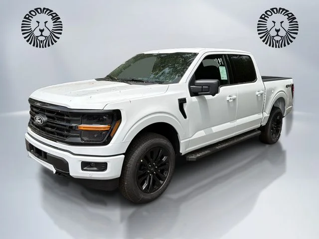 New 2026 Oxford White Ford XLT image 1
