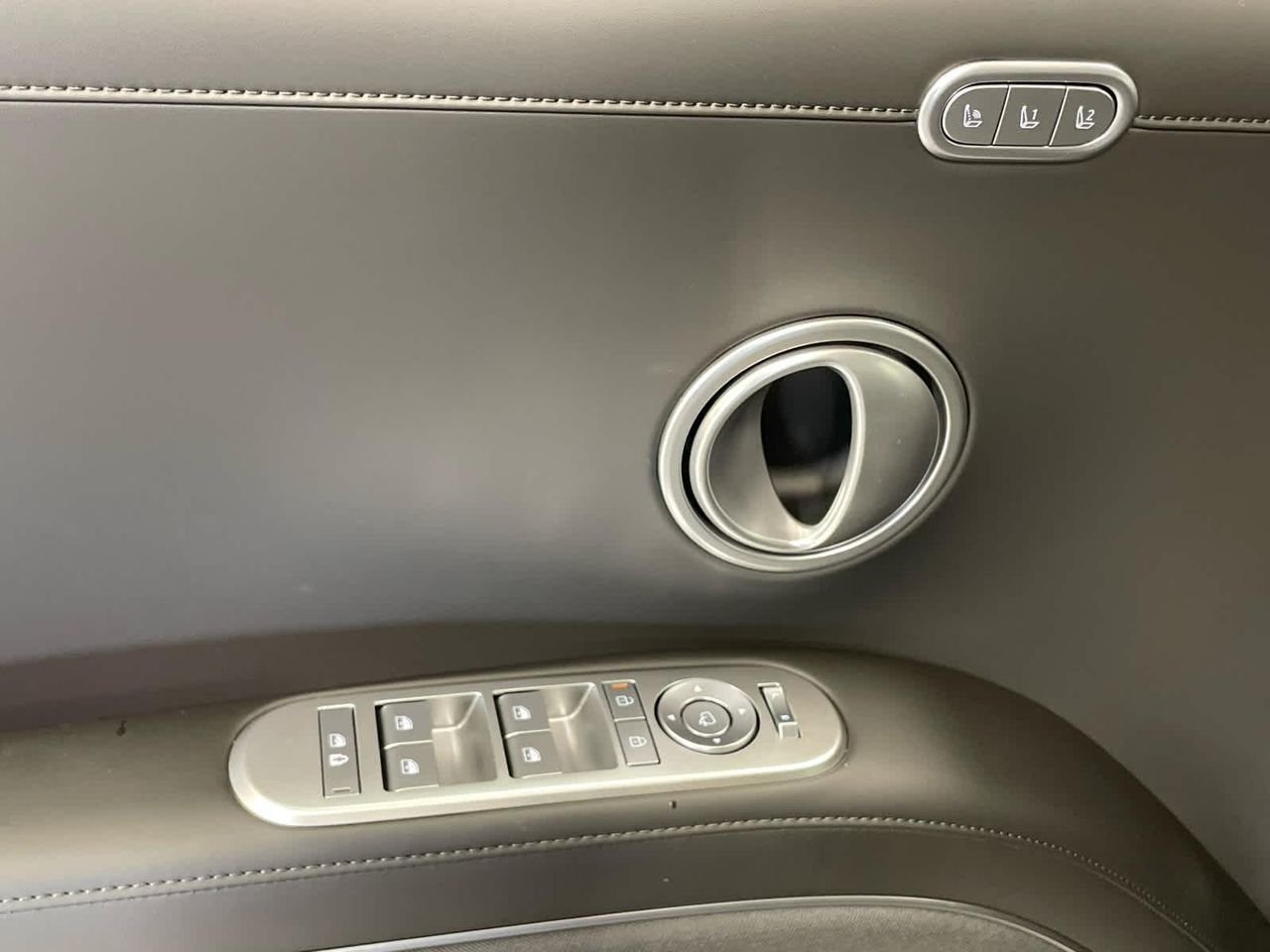 New 2026 Ecotronic Gray Pearl Hyundai Calligraphy AWD image 30