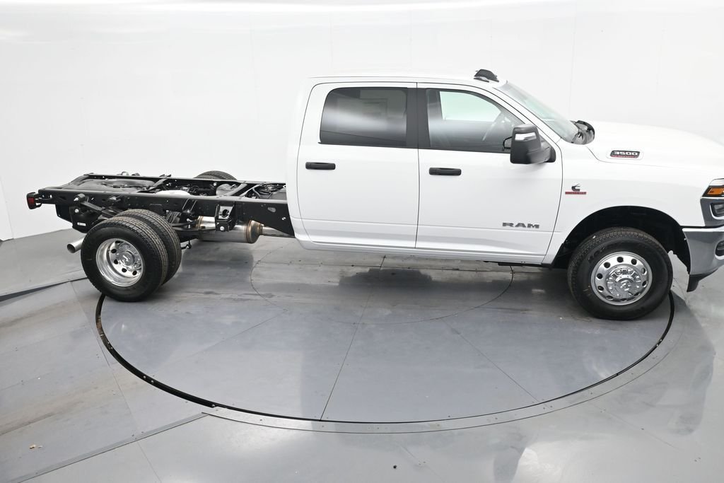 New 2026 Bright White Clearcoat RAM Tradesman image 26