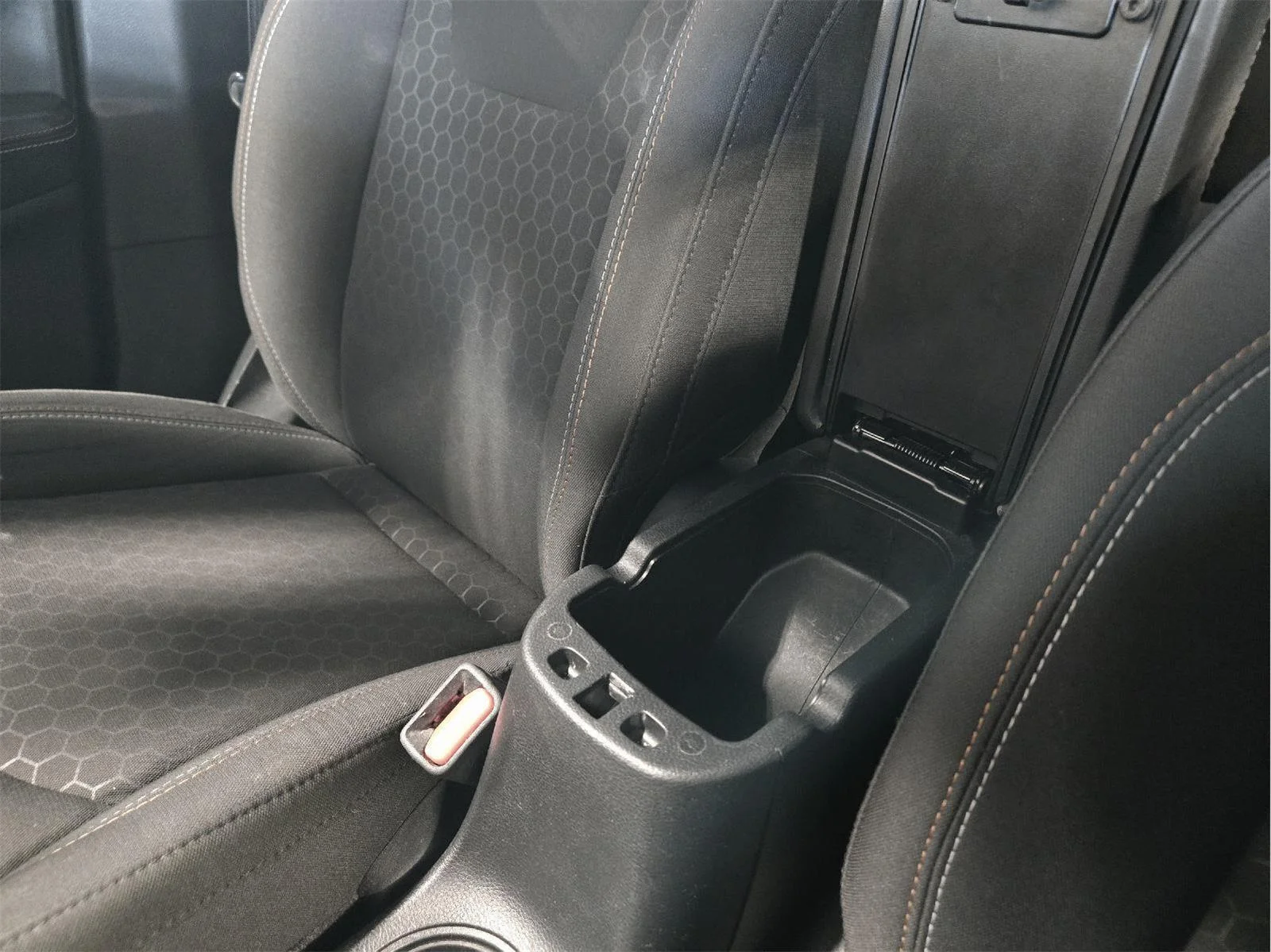 Used 2018 BLACK JEEP SPORT image 30