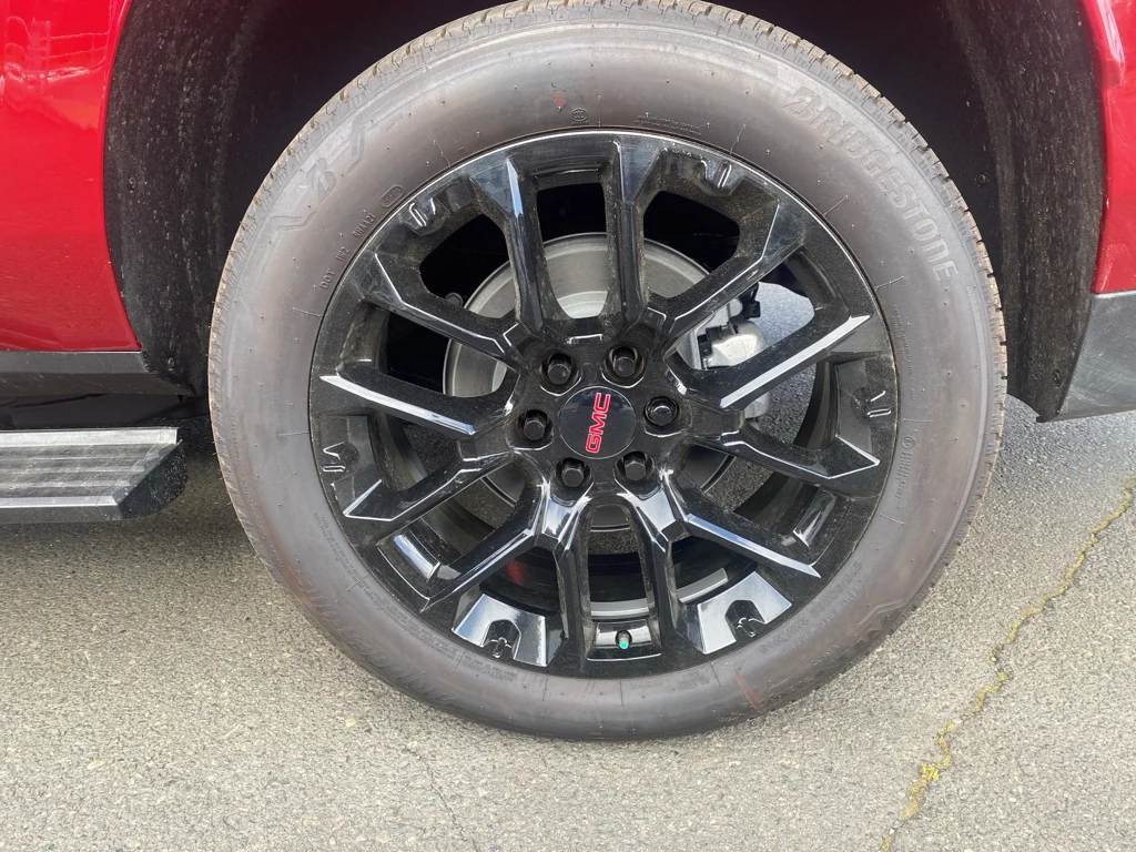 2025 GMC Yukon XL Denali - Photo 23