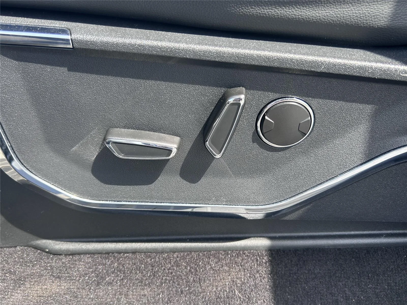 Used 2022 Agate Black/Stone Gray Ford LARIAT image 18