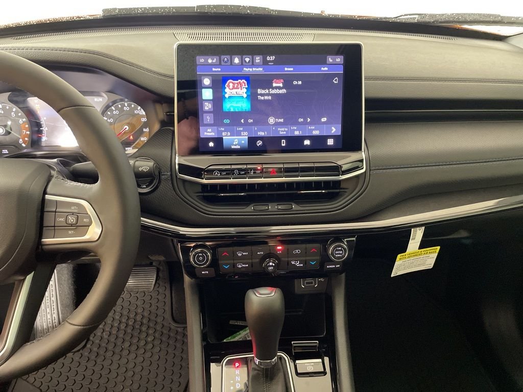 New 2026 Joose (DISC) Jeep Latitude image 25