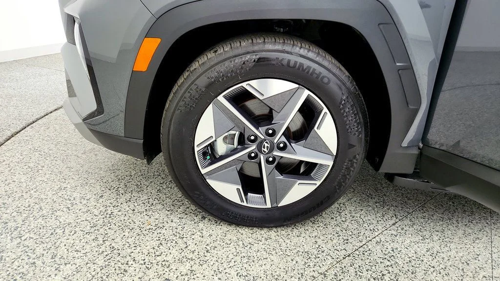 Used 2026 Ecotronic Gray Matte Hyundai SEL Premium FWD w/ Side Steps image 9
