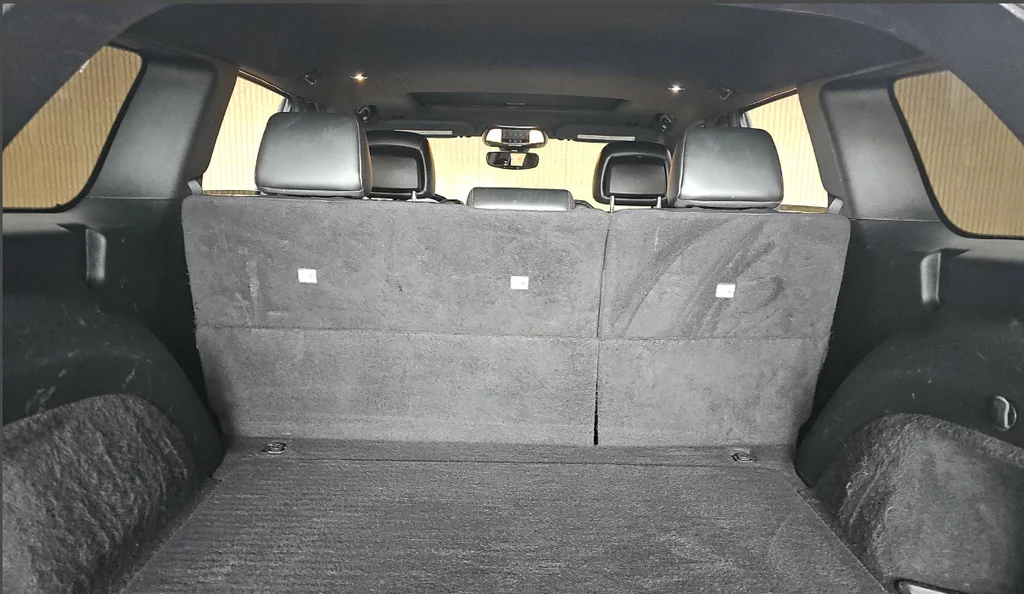 Used 2020 White Jeep Altitude image 39