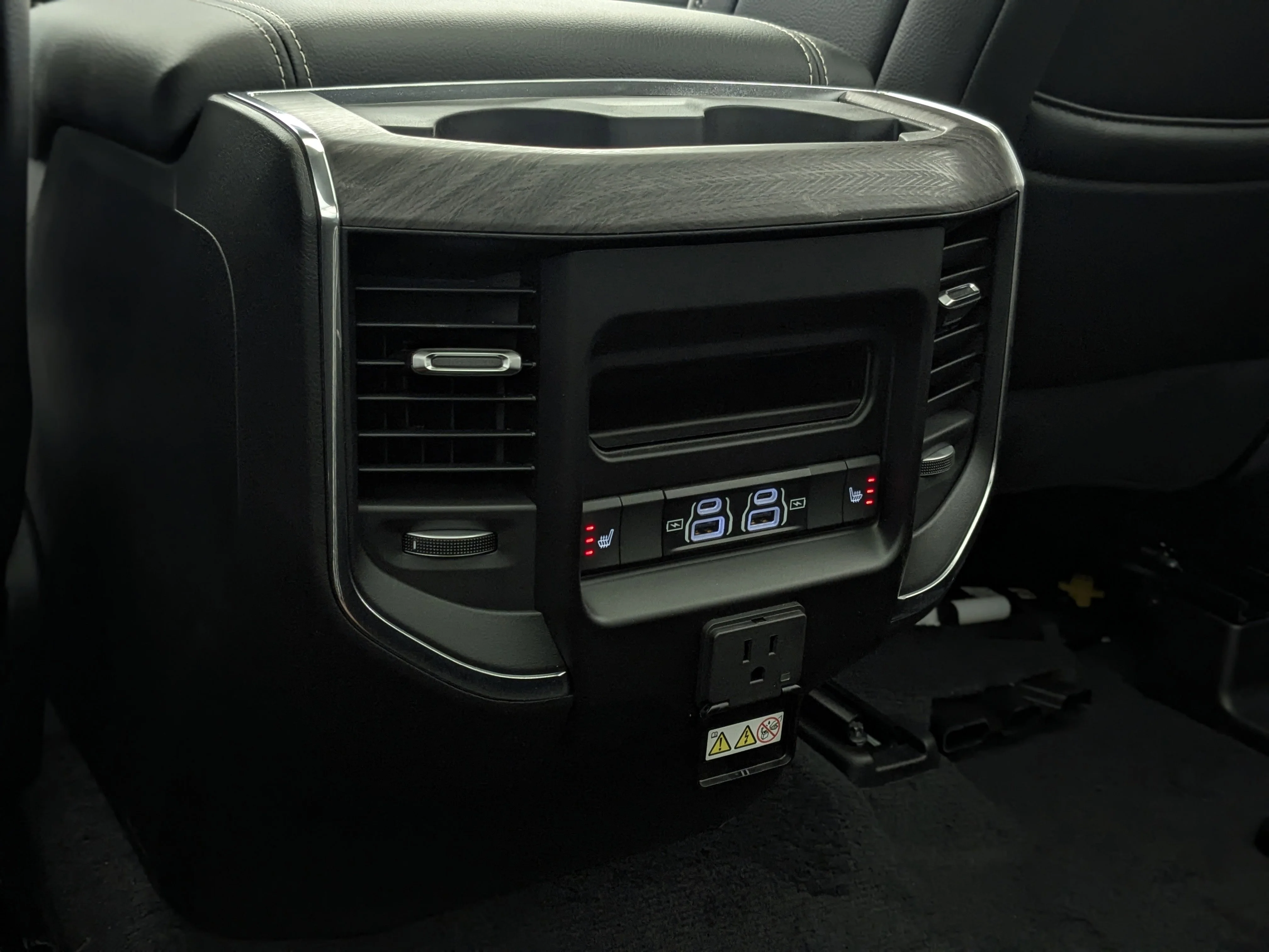 New 2026 Black RAM Laramie - - Twin Turbo - 22 Black Wheels - 14.4 Screen - Harman/Kardon - Pano Sunroof & More! image 32