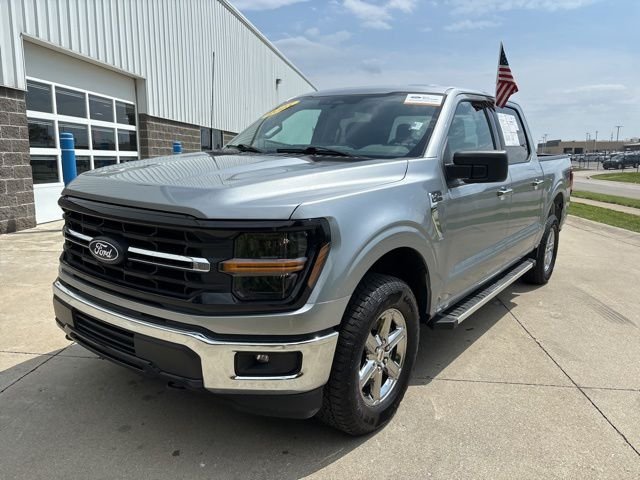 Used 2025 Silver Ford XLT image 3