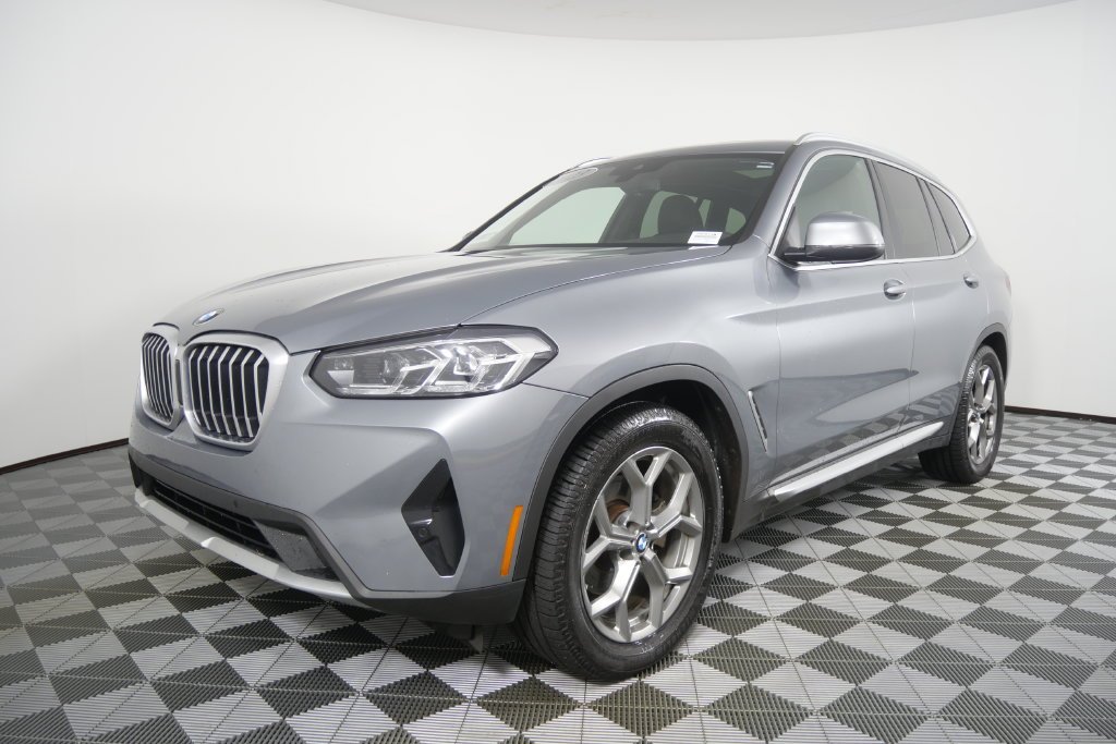 Used 2023 Gray Metallic BMW xDrive30i image 8