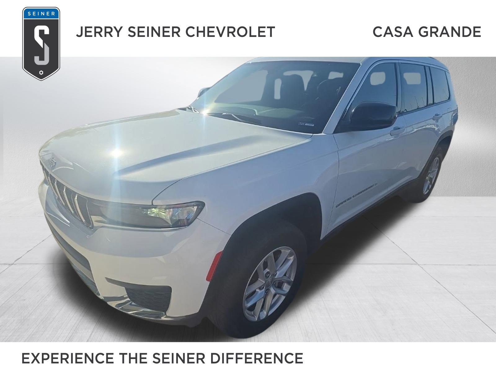 2024 Jeep Grand Cherokee L Laredo 4x4's photo