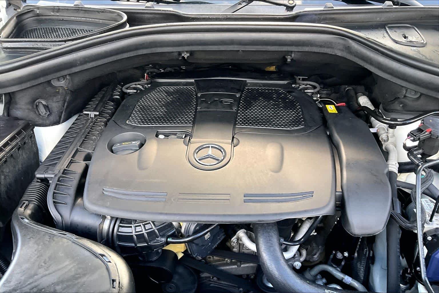 Used 2014 Polar White Mercedes-Benz ML 350 image 32