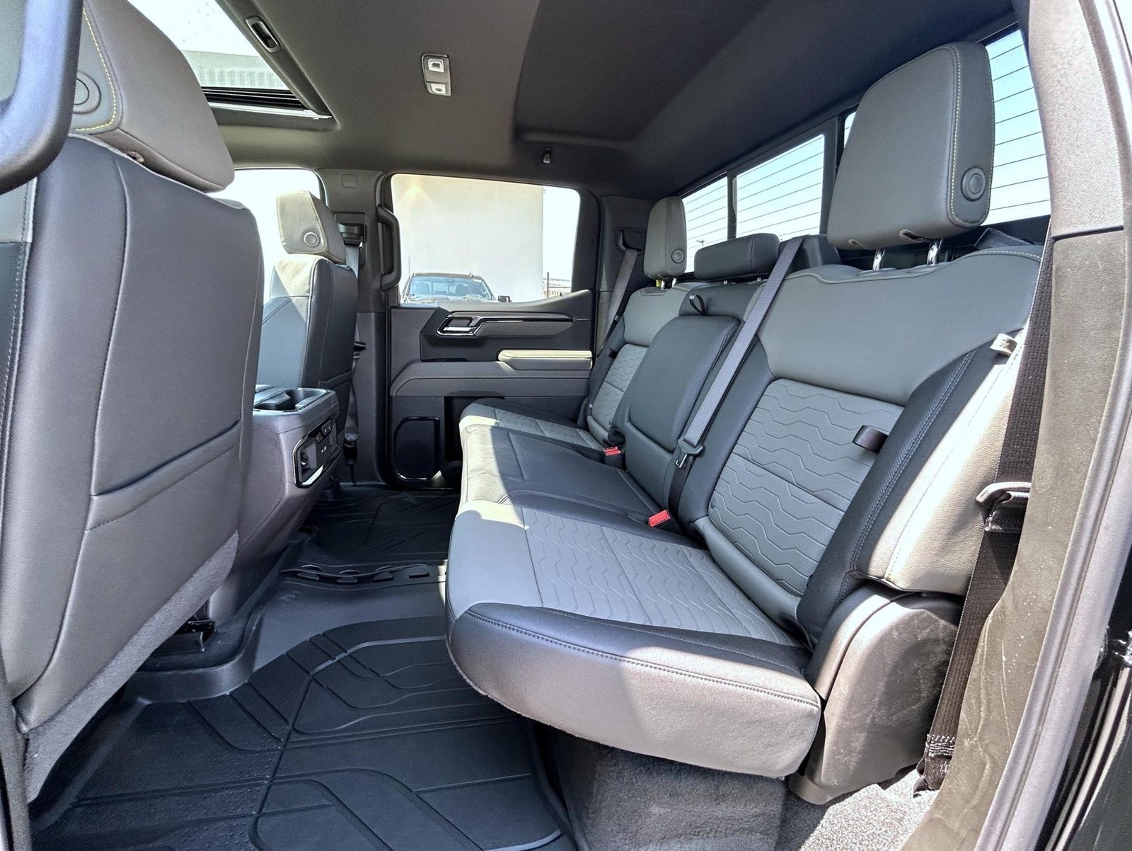 2026 Chevrolet Silverado 1500 ZR2 - Photo 20