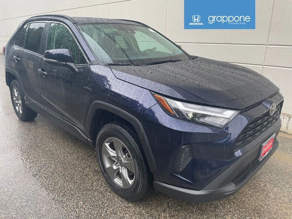 Used 2024  Toyota XLE image 1