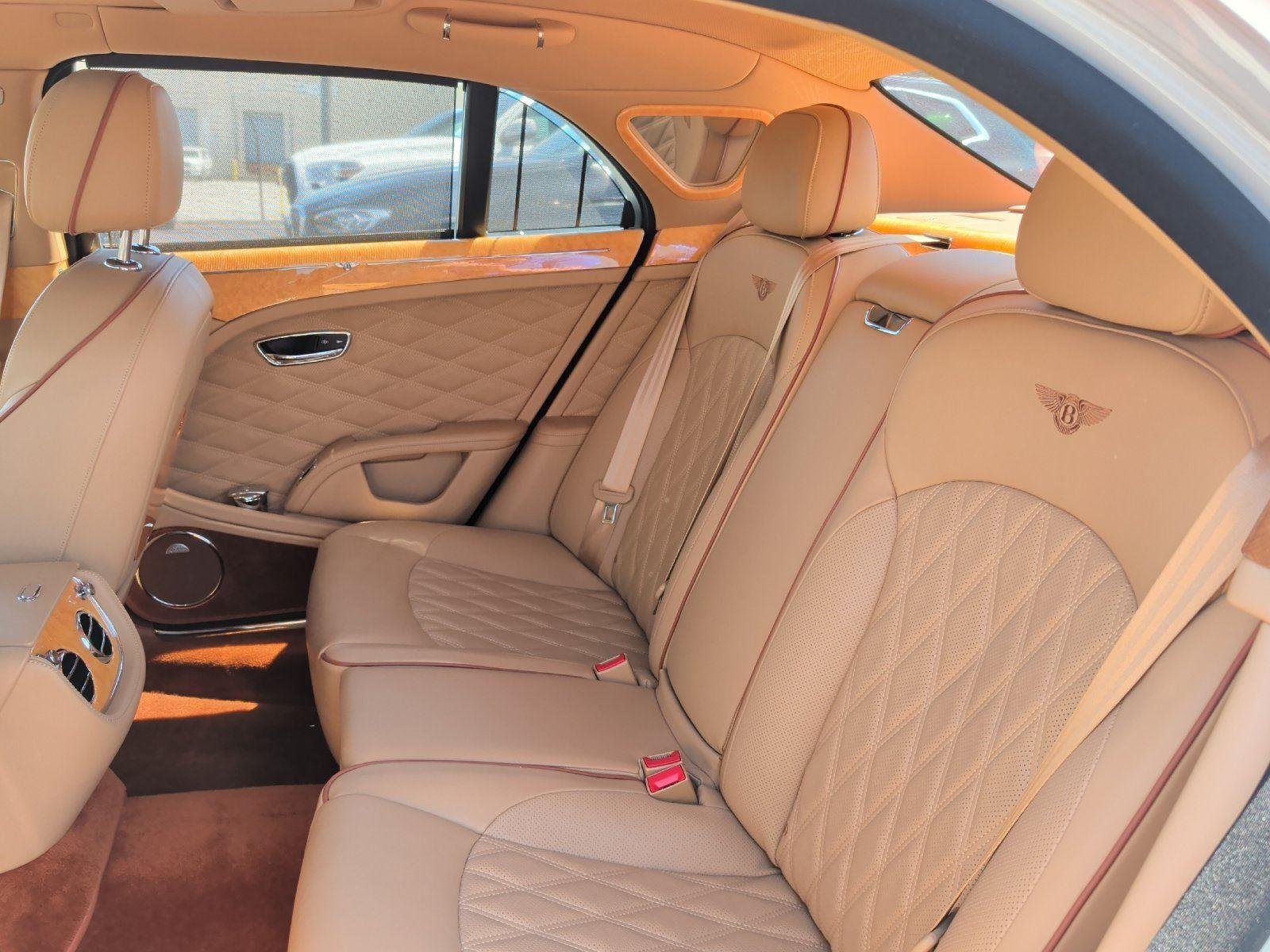 Used 2017 Glacier White Bentley Base image 12