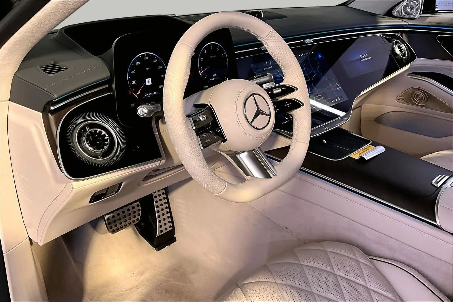 New 2027 MANUFAKTUR Olive Metallic Mercedes-Benz S 580 image 9