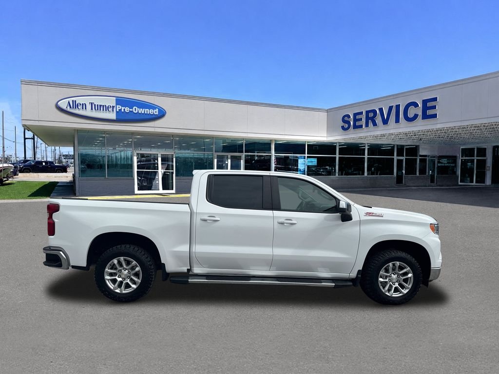 Used 2025 White Chevrolet LT image 7