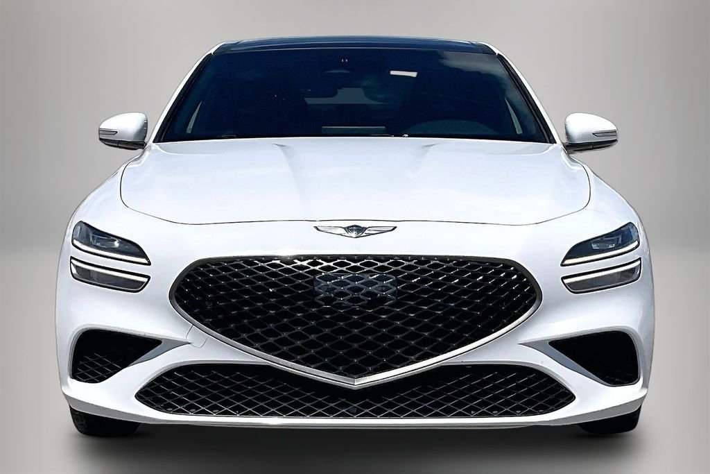 Used 2023 White Genesis 3.3T image 3