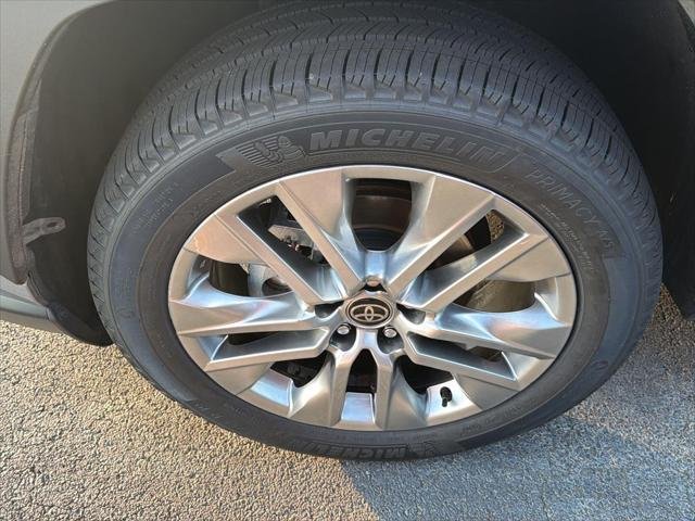 Certified Used 2023 SILVER SKY METALLIC Toyota  image 37
