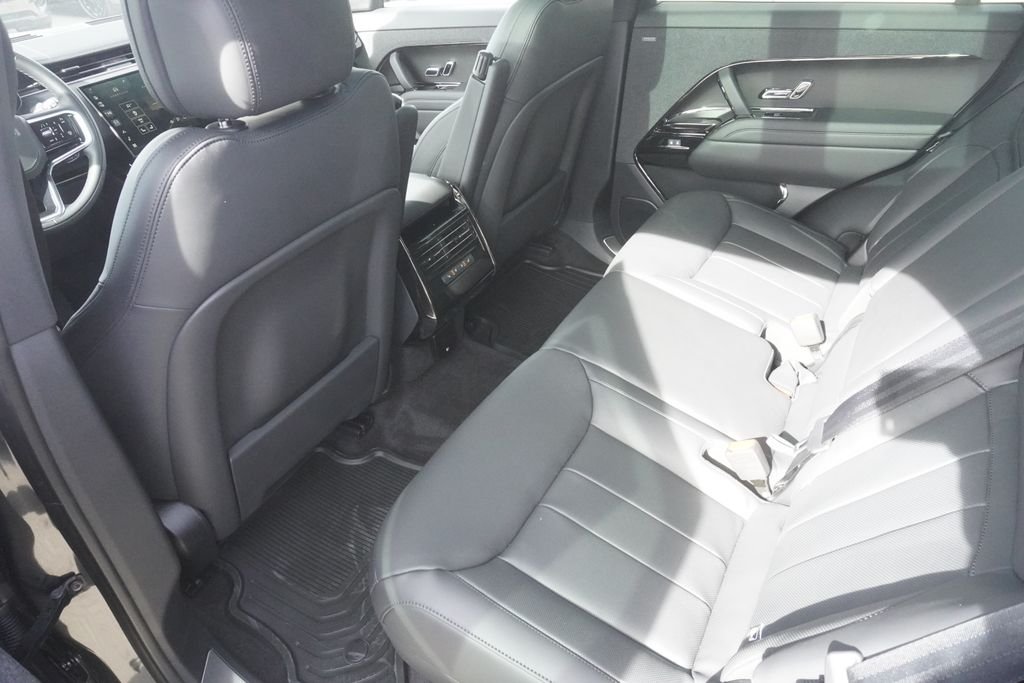 New 2026 Carpathian Grey Land Rover SE image 29