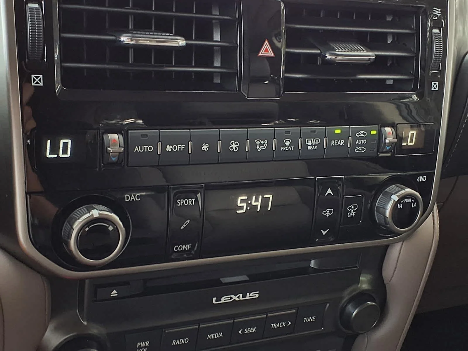 Used 2023  Lexus GX 460 Luxury image 19