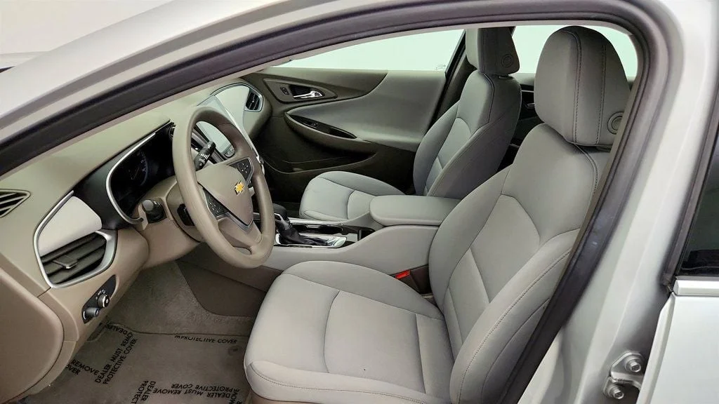 Used 2022 Silver Ice Metallic Chevrolet 4dr Sedan FL w/ Driver Confidence Pkg image 19