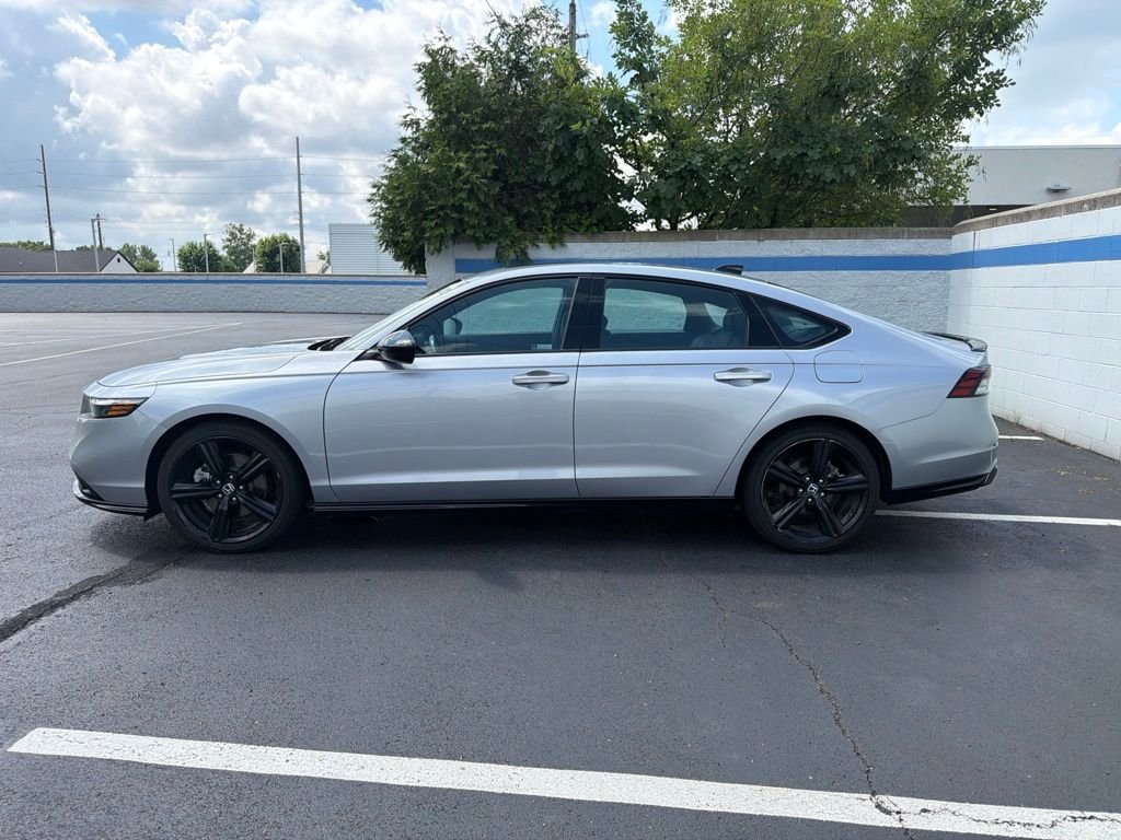 Certified Used 2023 Lunar Silver Metallic Honda Sport-L image 2