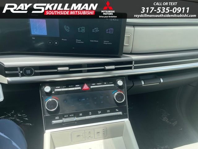 Used 2025 Red Hyundai SEL image 15