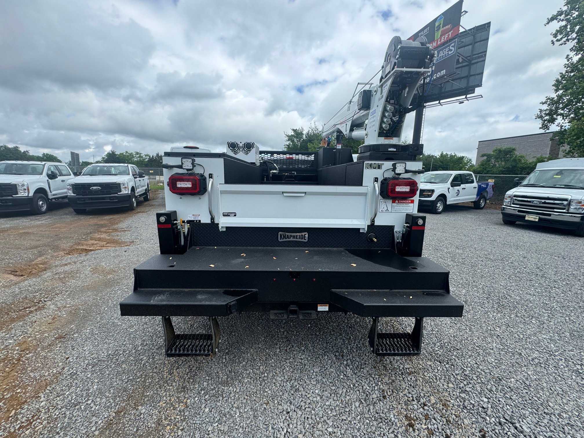 New 2026 Oxford White Ford F-550® XL image 23