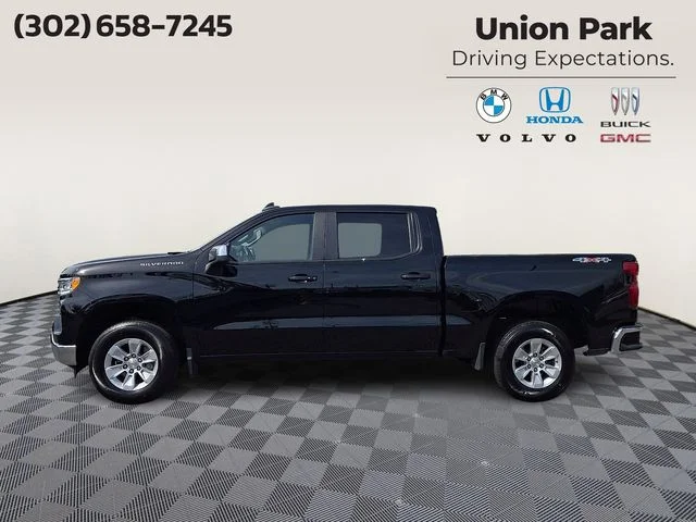 Used 2025 Black Chevrolet LT image 7