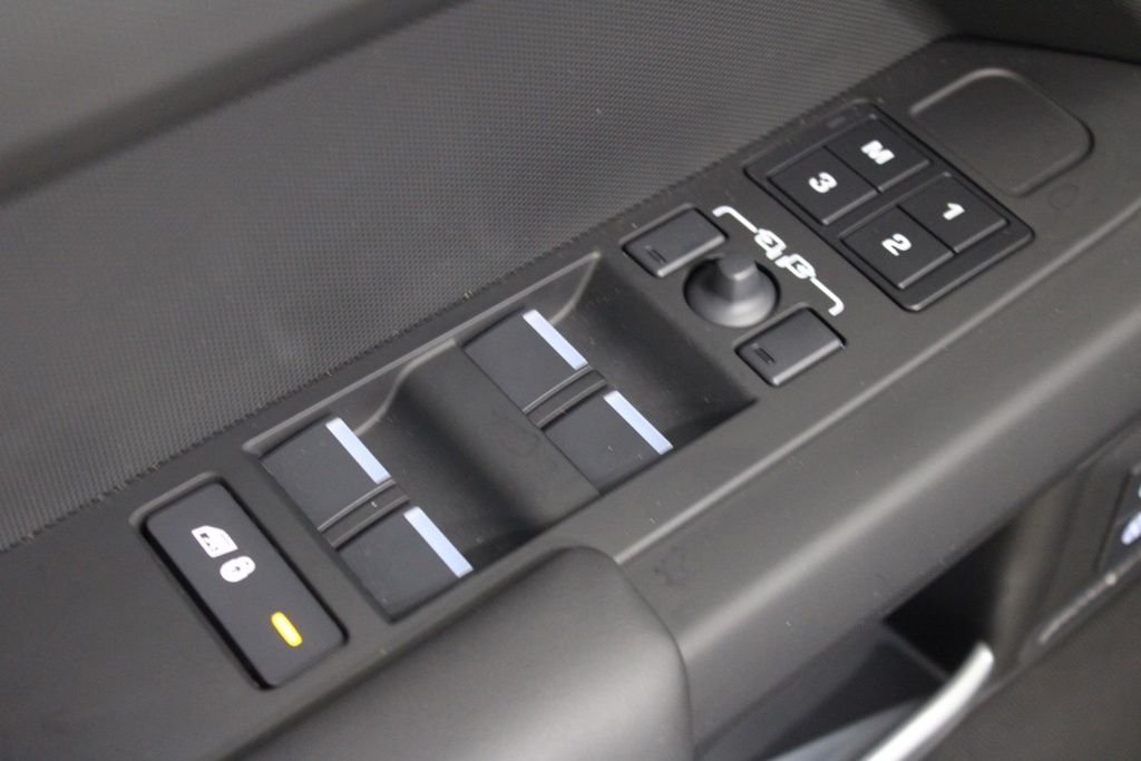 Used 2025 Black Land Rover S image 20