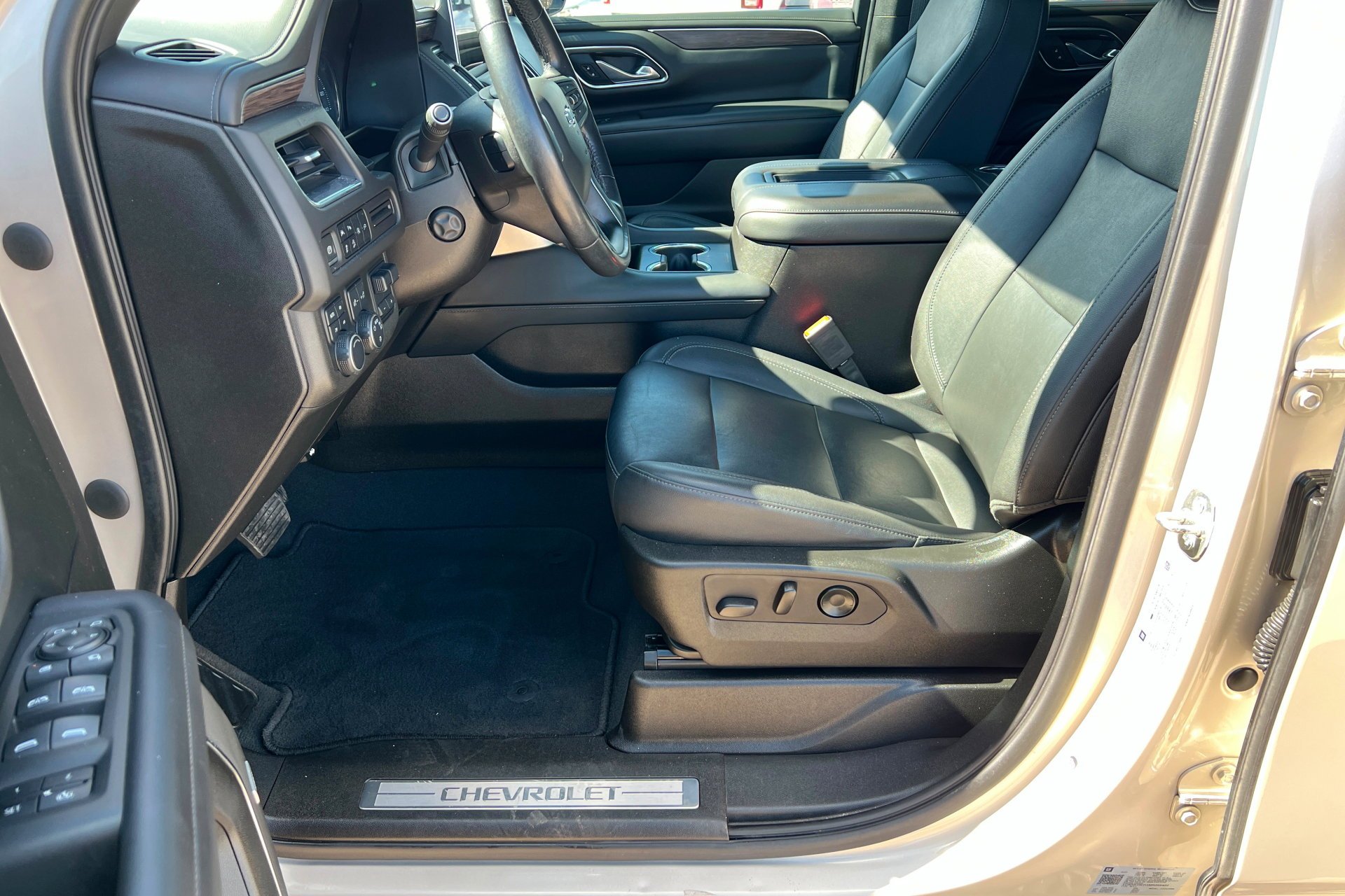 Used 2021 Empire Beige Metallic Chevrolet Z71 image 18