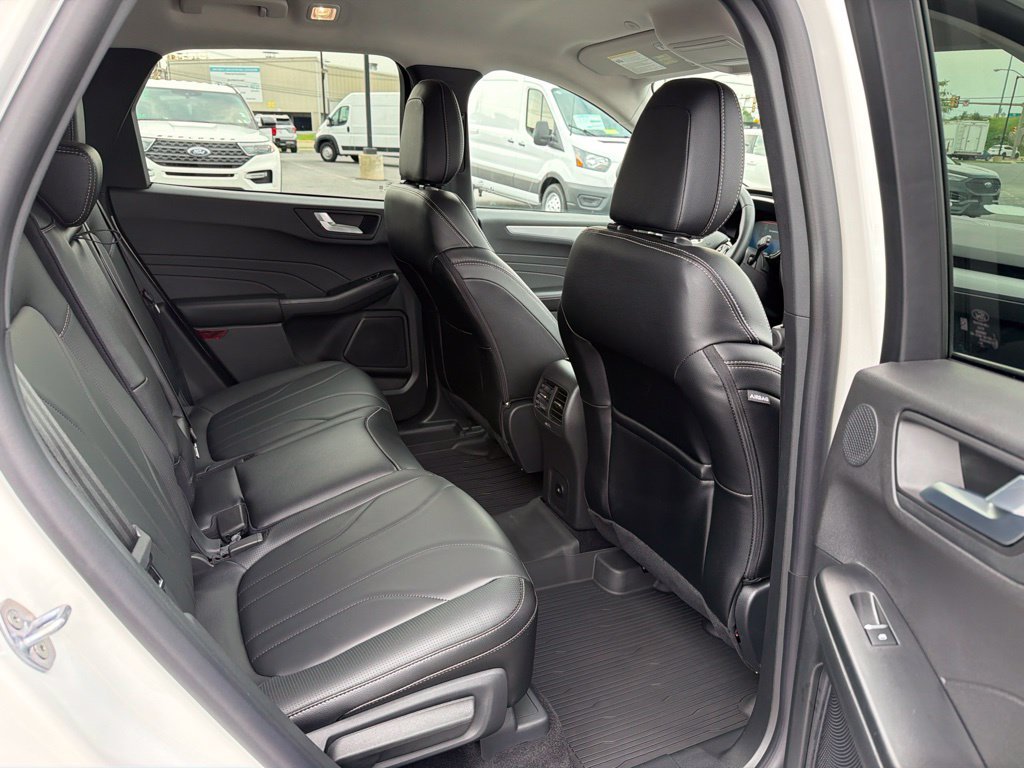 New 2025 Star White Metallic Tri-coat Ford Plug-in Hybrid image 22