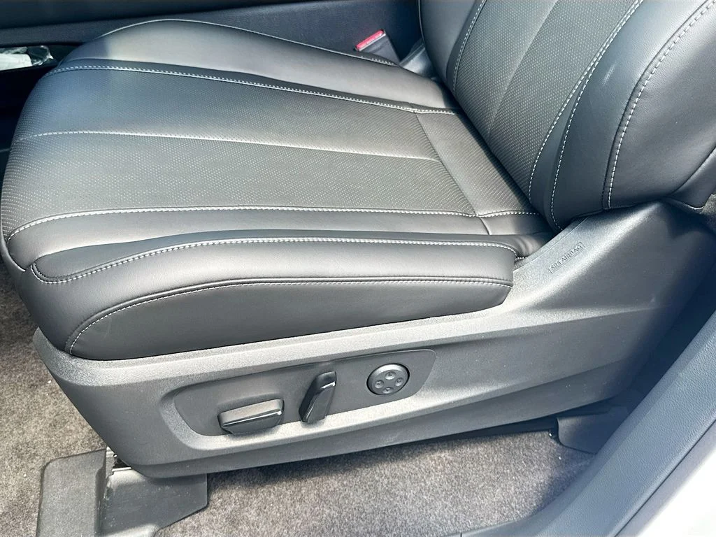 New 2027 RADIANT WHITE INFINITI Luxe FWD image 20