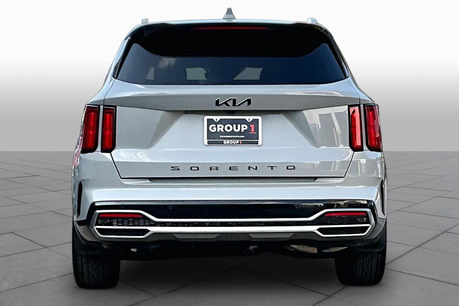 Pre-Owned 2022 Kia Sorento SX