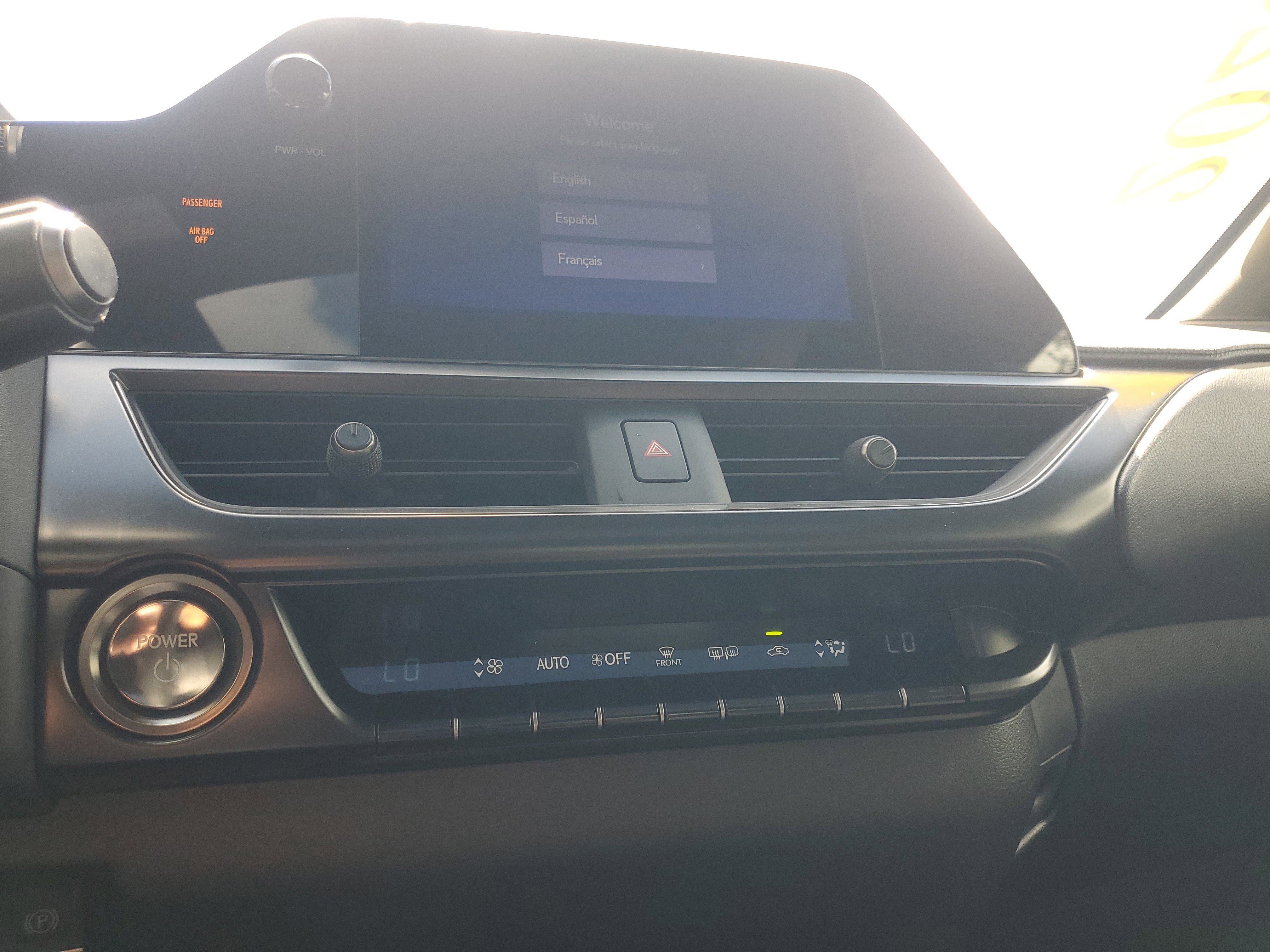 2025 Lexus UX Hybrid 300h - Photo 26