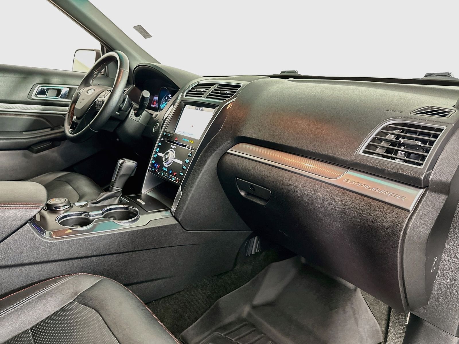 Used 2017 Quartz Metallic Ford Sport image 31