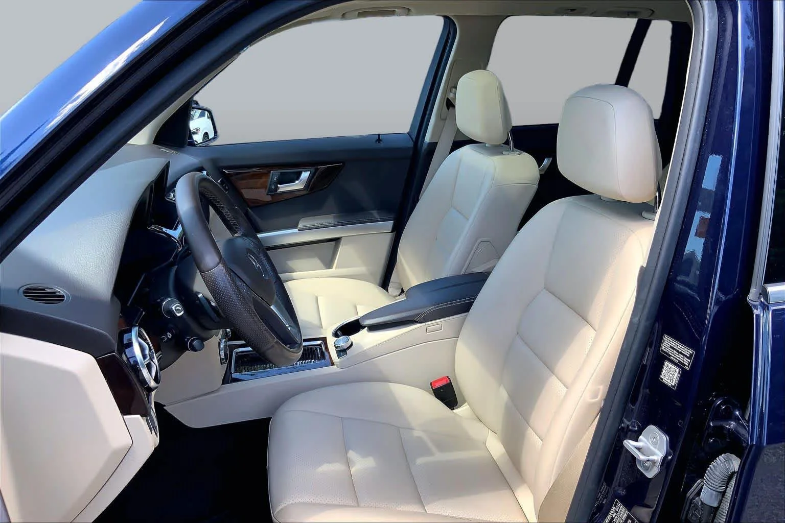 Used 2015 Lunar Blue Metallic Mercedes-Benz GLK 350 image 9