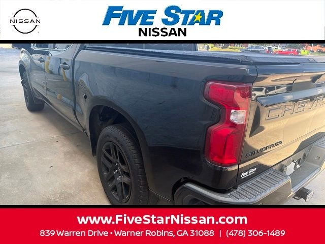 Used 2020 Black Chevrolet Custom image 15