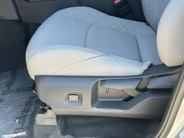2025 Toyota Tacoma SR5 - Photo 26