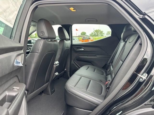 2027 Chevrolet Bolt LT - Photo 5